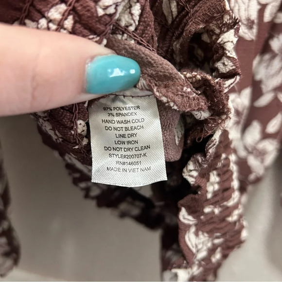 2 for 30✨Monteau Los Angeles Brown Floral Blouse - Picture 5 of 7
